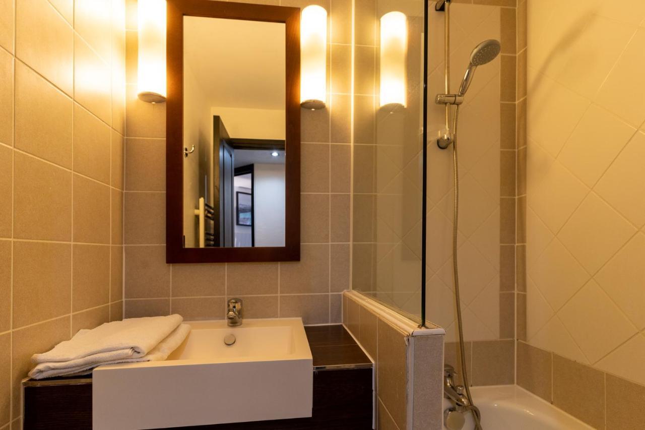 Mc Tourisme - Splendide & Cosy Avec Piscine, Tennis & Parking Apartment